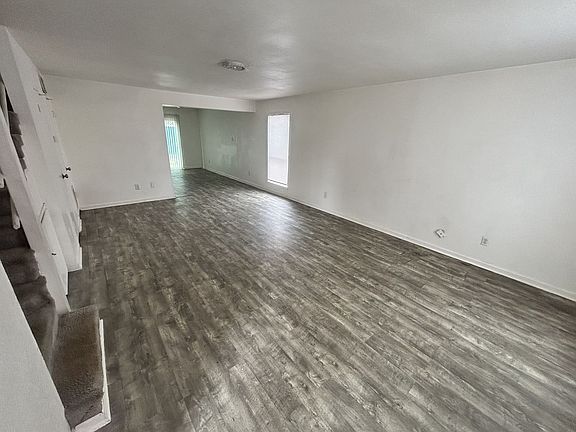 3rd image of 3400 Victoria Cir