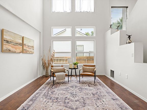 4th image of 90 Bremmer St