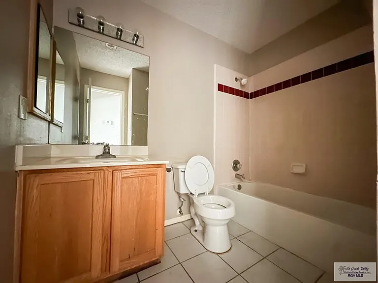 3453 Burgundy Dr — Photo 17