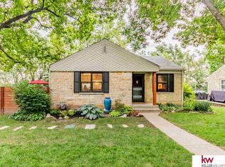 94 Country Club Rd, Ralston, NE 68127