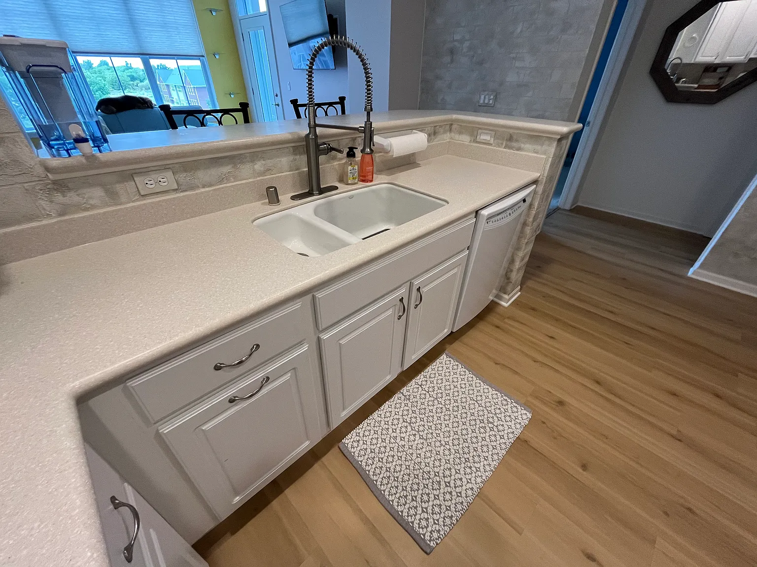 2 bed, 950 sqft, $2,295 — Photo 3