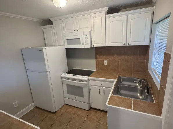 2802 Southwood Dr, Tallahassee, FL 32301