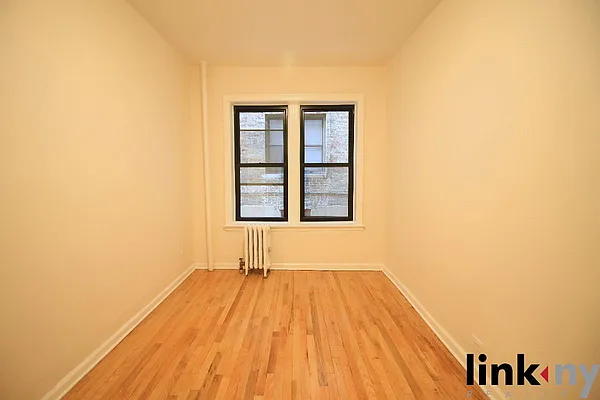 Rented by Link NY Realty | media 22