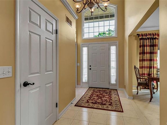 3rd image of 5539 Hemdale Dr