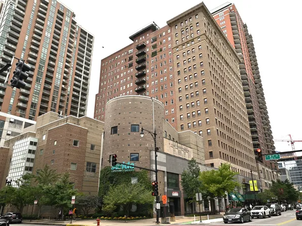 40 E 9th St APT 616, Chicago, IL 60605