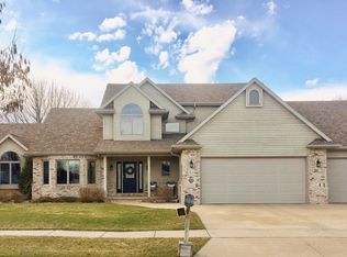 716 Apple Blossom Ct, Kimberly, WI 54136