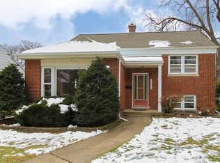 3920 Elm Ave, Brookfield, IL 60513