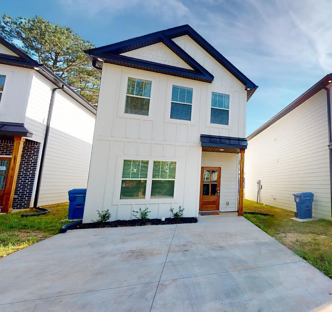 Building Photo - 159 W Rossview Rd