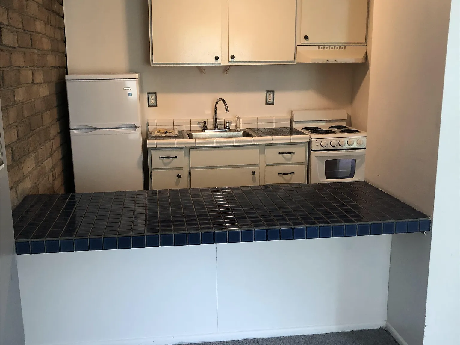 1410 Summit Street - 14 — Photo 2