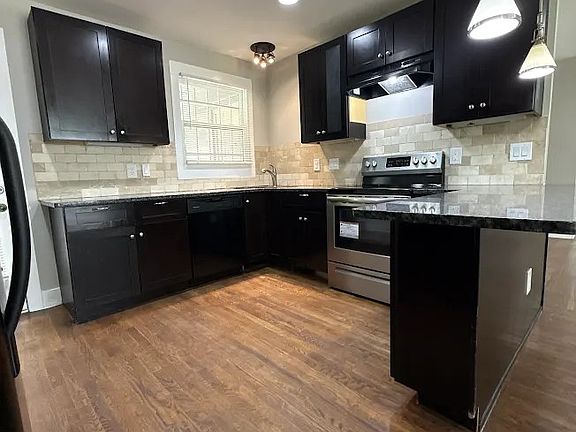4th image of 2578 Rockcliff Rd