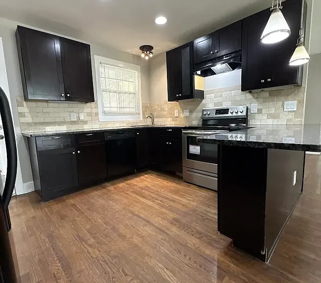 2578 Rockcliff Rd — Photo 4