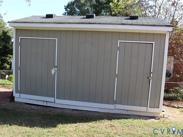 2300 Farrand St — Photo 25
