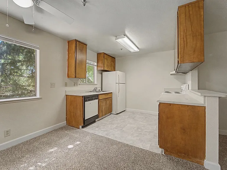 Melton Drive Apartments — Photo 38