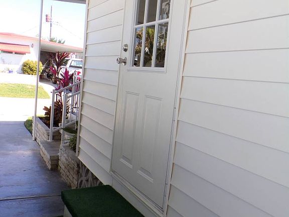 4th image of 221 3rd St E