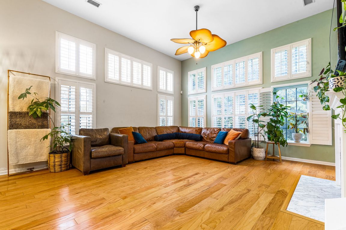 next background image