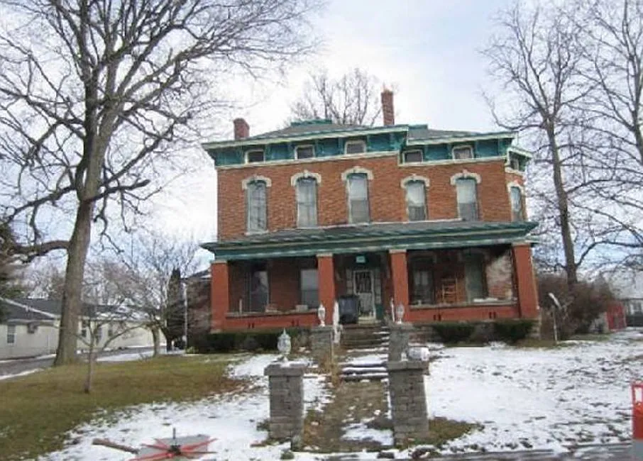 516 N Howard St photo 1