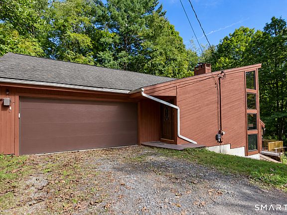 3rd image of 220 Richards Road
