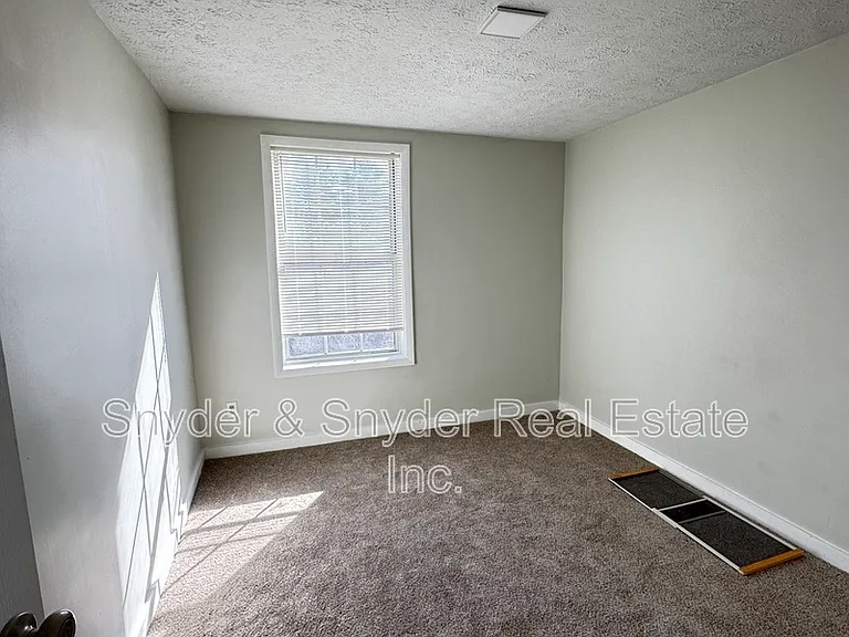 143 Gale St — Photo 13