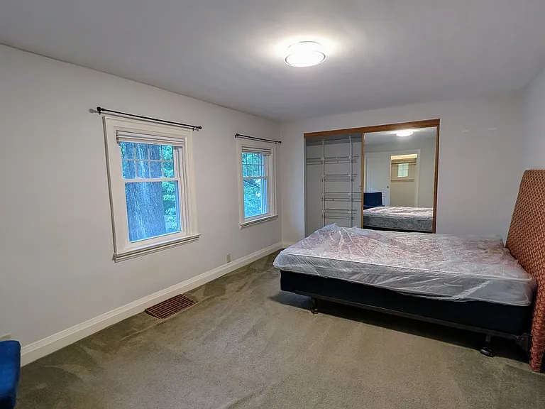 1001 Maitland St — Photo 18