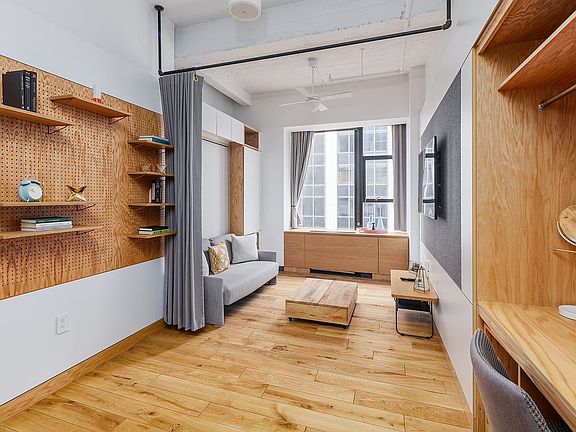 4th image of 110 Wall St #1107