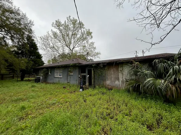 75 Rentz St, Varnville, SC 29944