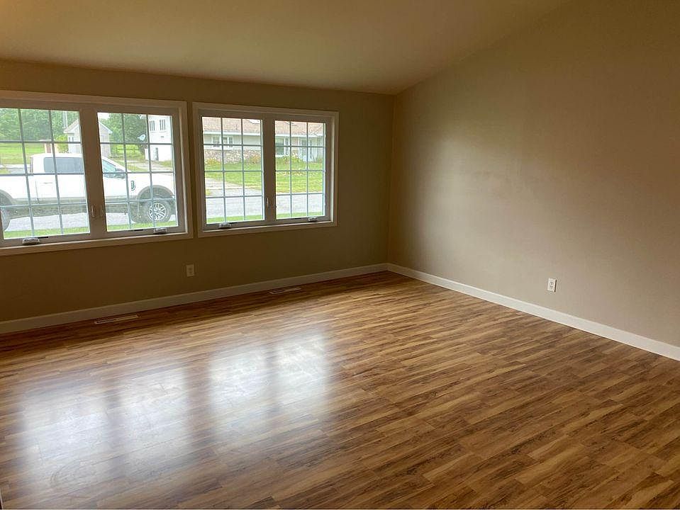 1st image of 1 Parkside Dr #1