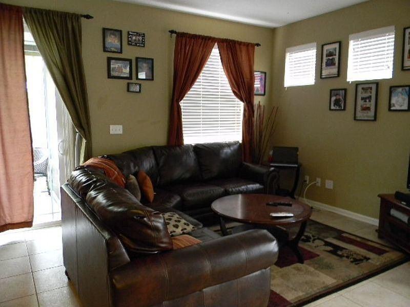 2nd image of 3905 Buckthorne Dr