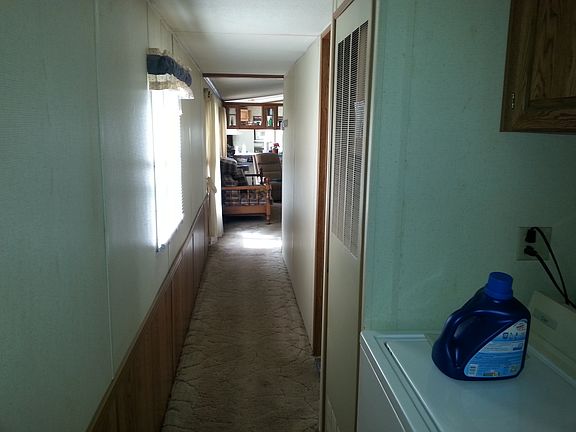 3rd image of 127 Parkway Trailer Ct