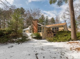 23 Prattling Pond Rd, Farmington, CT 06032