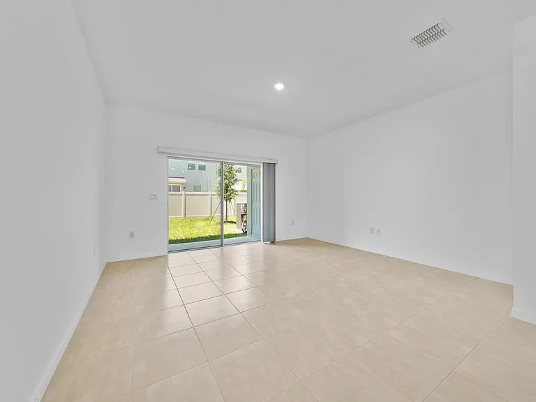 2916 Skyline Loop — Photo 12