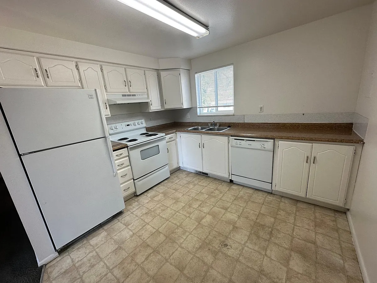 Building Photo - 362 E 700 N #D2