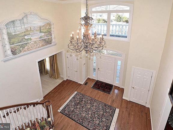 3rd image of 9915 Yachthaven Dr