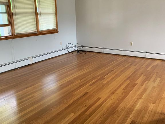 3rd image of 7374 Hollywood Cir