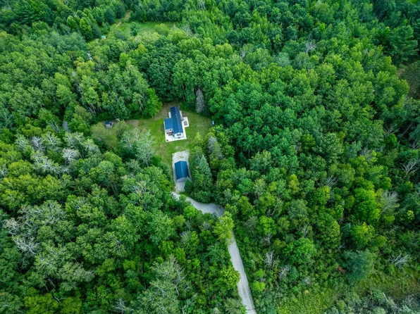 580 N Cook Ave, Harrison, MI 48625