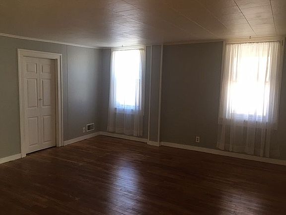4th image of 2405-2407 Lake St