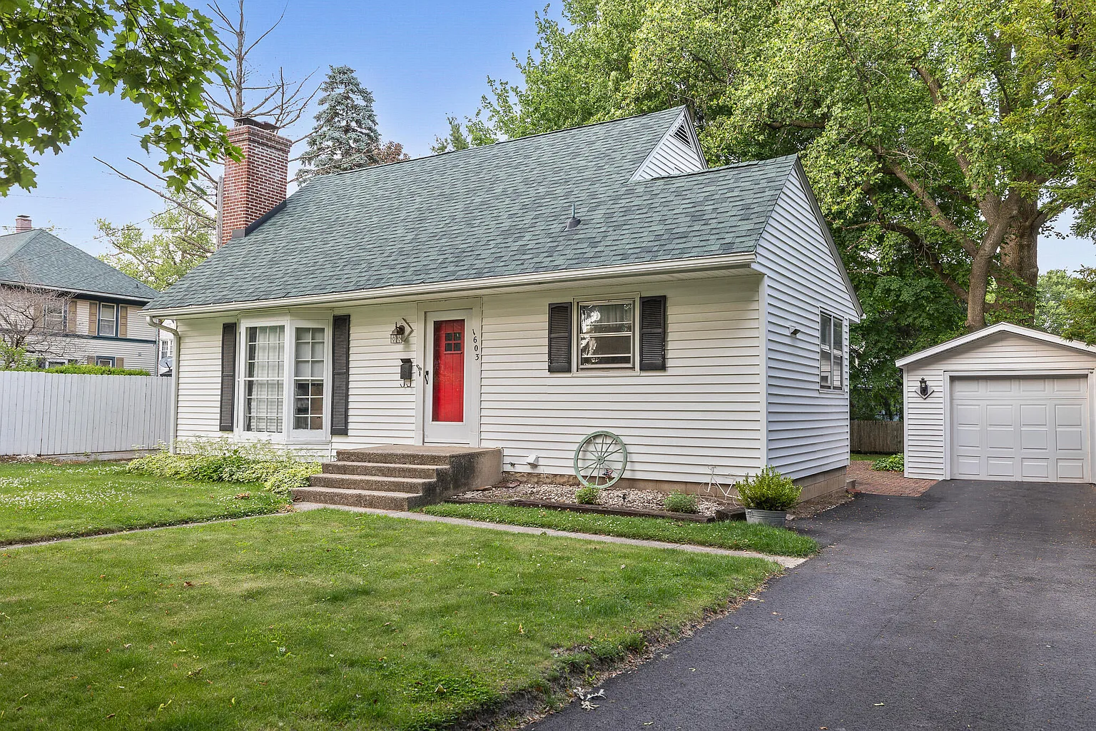 1603 Richards St photo 1