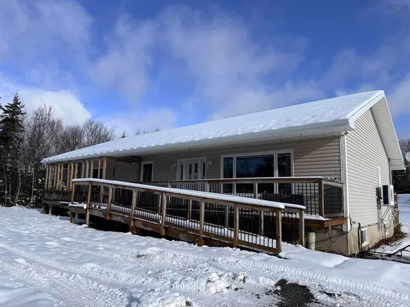 103 Paradise Rd, Albert Bridge, NS B1K 3R4