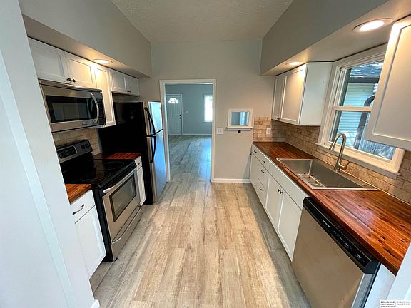 5th image of 2261 Holdrege St