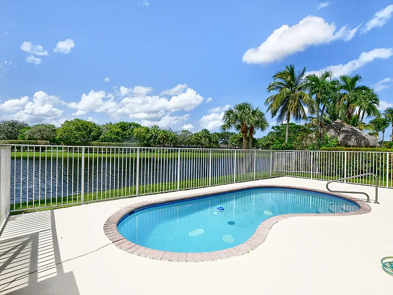 11073 Harbour Springs Cir — Photo 45