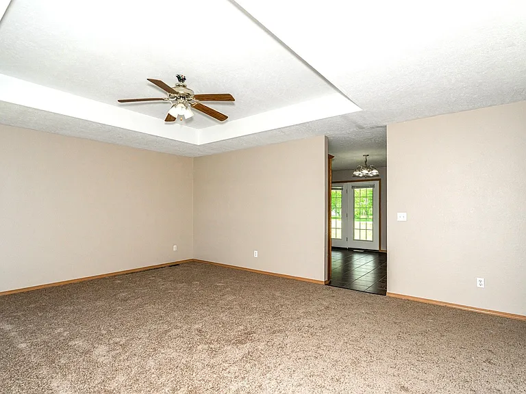2726 E Loren — Photo 5