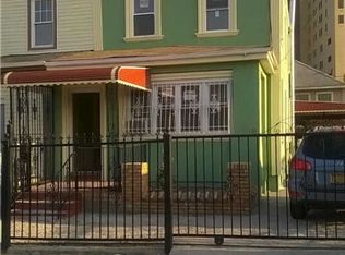 12 Muhlebach Ct, Far Rockaway, NY 11691