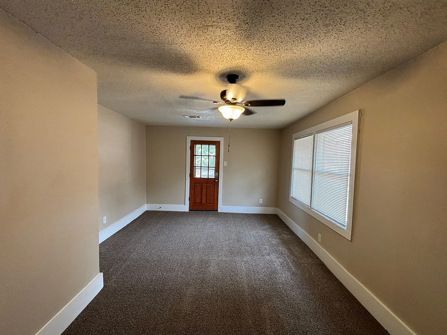 4200 Alma St — Photo 2