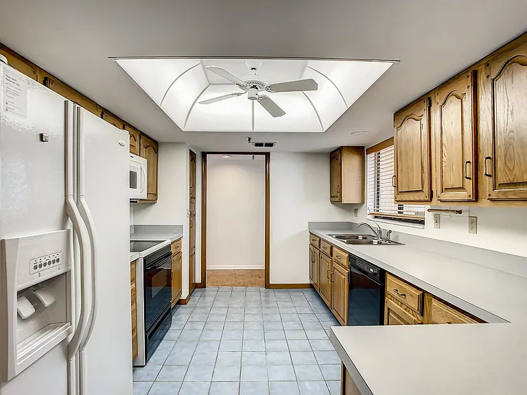 1158 Carmel Cir #430 — Photo 5