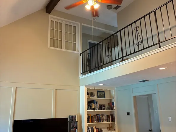 8810 Covent Garden St, Houston, TX 77031