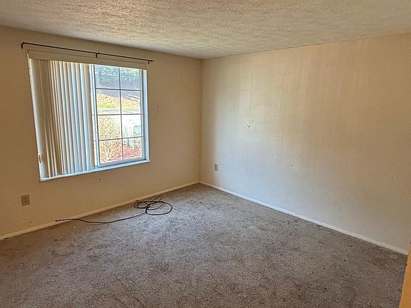 5th image of 241 Coxcomb Hill Rd APT 26