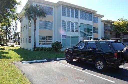 2nd image of 5985 Del Lago Cir APT 115