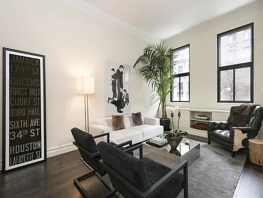 Sold by Sotheby's International Realty | media 11