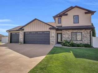 6706 L Avenue, Kearney, NE 68847