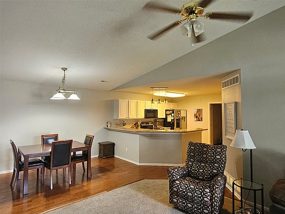 5th image of 5451 Longview Ct Unit 6