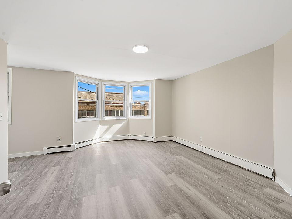 1st image of 300 N 7th St Floor 2